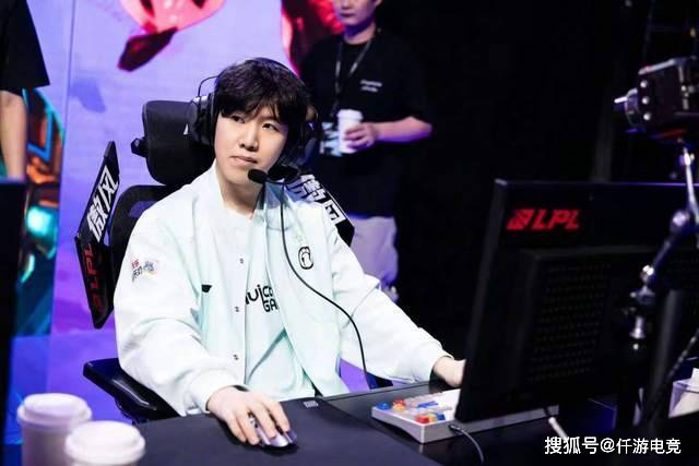 LOL:TheShy透露退(tuì)役时间,想跟Rookie打到退(tuì)役