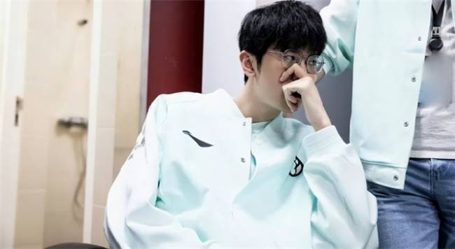 【一竞技1JingJi】LOL:LPL转会期改革失败 众多一线选手休息或退役!