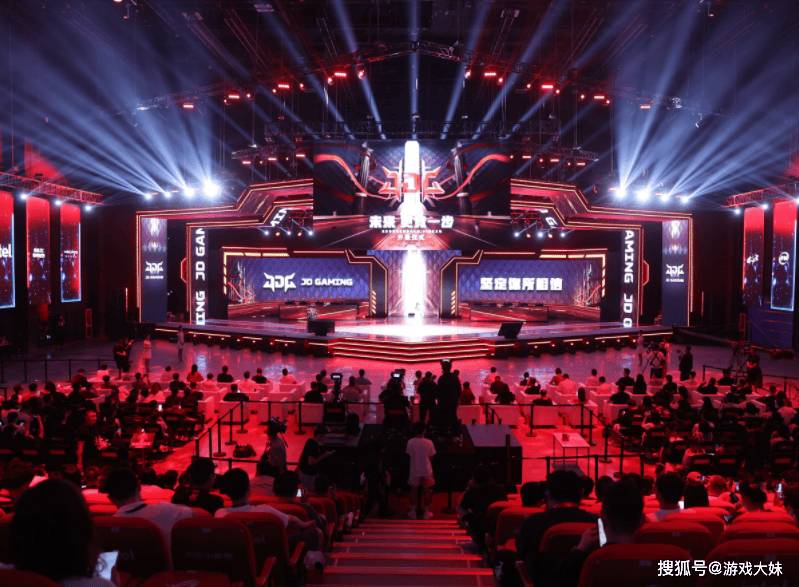 2025年(nián)中国电竞报告公布,LOL热度持续下滑,但整(zhěng)体数据还是(shì)上陞(shēng)
