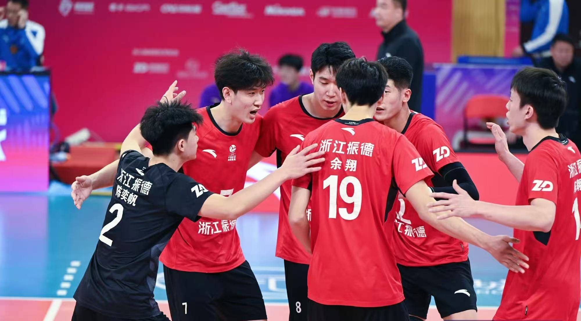 攻(gōng)防(fáng)稳健!江(jiāng)苏男排(pái)3-0横扫浙(zhè)江(jiāng) 抢占升降级赛晋级先机!